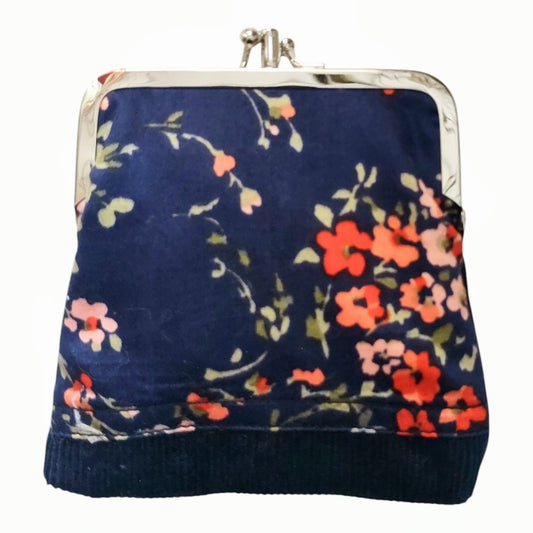 Retro-lompakkokukkaro, kaksilokeroinen malli